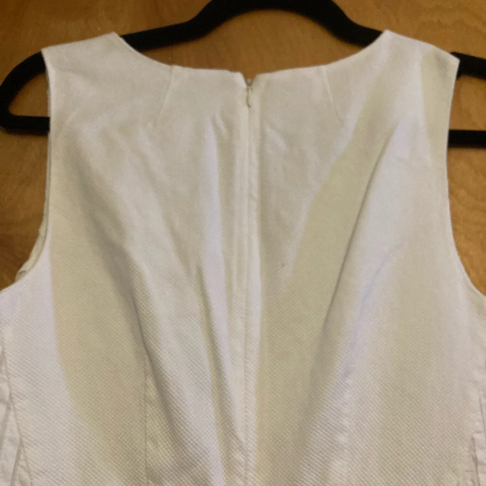 Women’s J Crew White Sleeveless V Neck Summer Dress, Size 2. - Picture 7 of 12